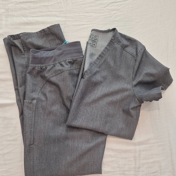 FIGS EUC Women's Graphite Color Casma XS and Kade XSP Bundle - Picture 1 of 8